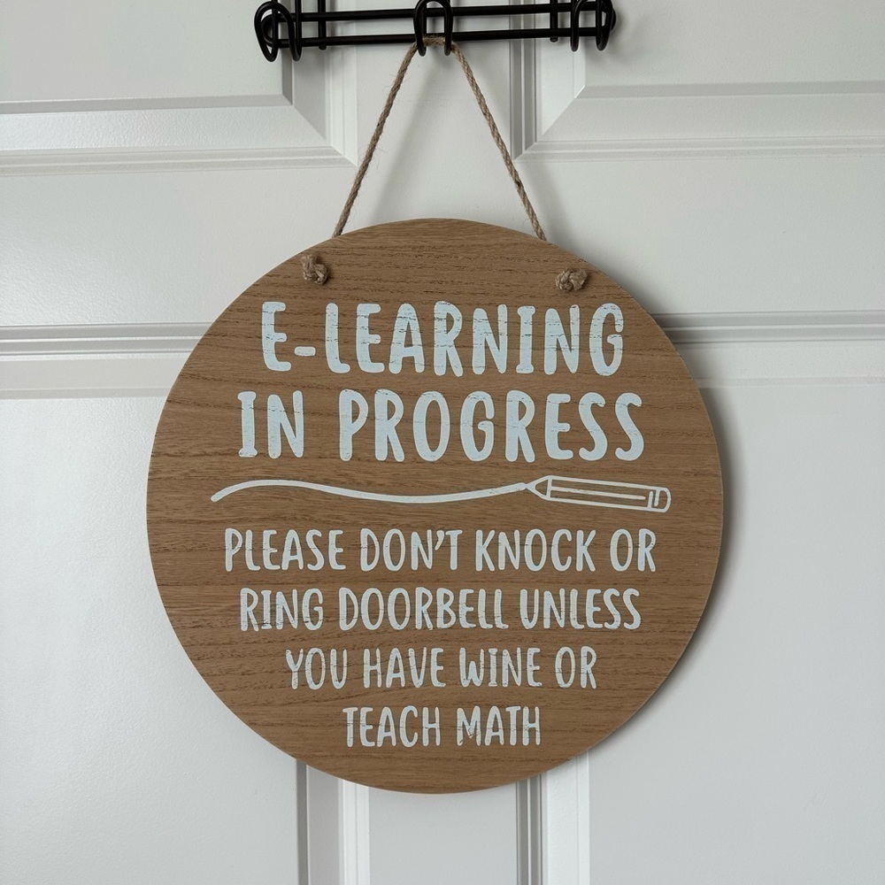 E-Learning Wooden Door Hanger